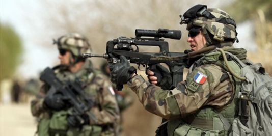 Lutte contre la menace terroriste: la France réfléchit aux moyens de son armée