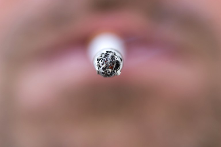 La cigarette responsable de près de 50% des décès pour 12 types de cancers