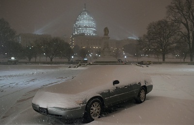 L’est des Etats-Unis paralysé par une tempête de neige historique
