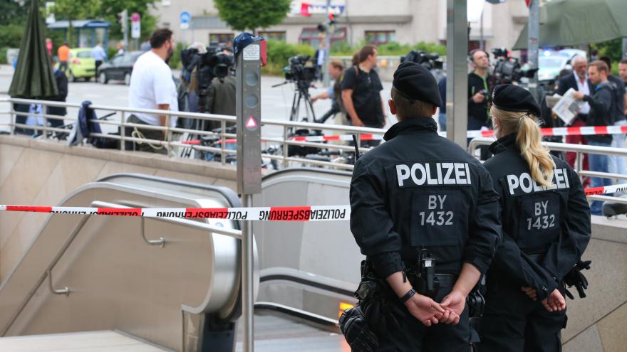 Tuerie de Munich: les soupçons se précisent contre un ami du tueur