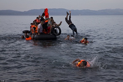 Réfugiés: Pour Athènes, les passeurs bénéficient de soutien en Turquie