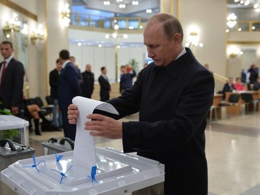 Russie/législatives: le parti pro-Kremlin obtient une écrasante majorité