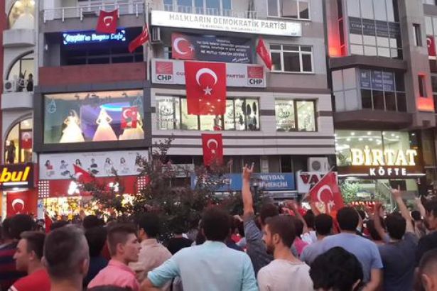 Turquie: perquisition dans des bureaux du parti prokurde à Istanbul