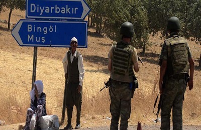 Syrie: le 1er soldat turc tué par des tirs kurdes, l’aéroport de Diyarbakir visé