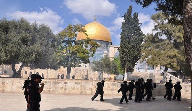 800 colons attaquent la mosquée al-Aqsa