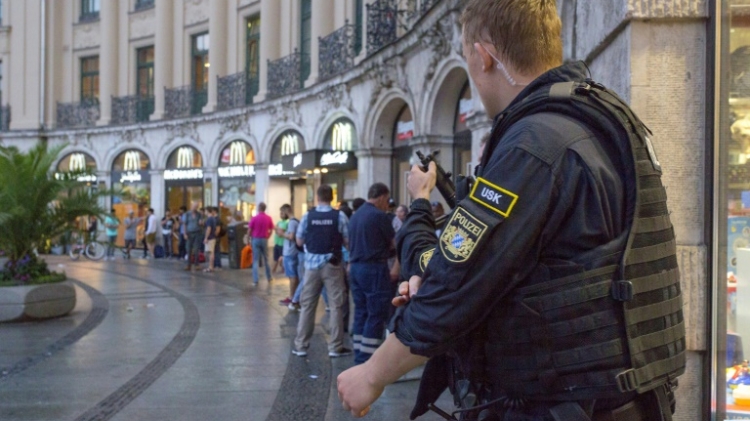 Un jeune homme sème la terreur à Munich en tuant neuf personnes

