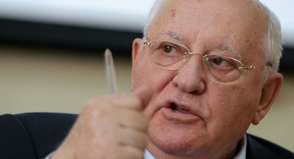Gorbatchev: les USA livrent la démocratie comme du café instantané