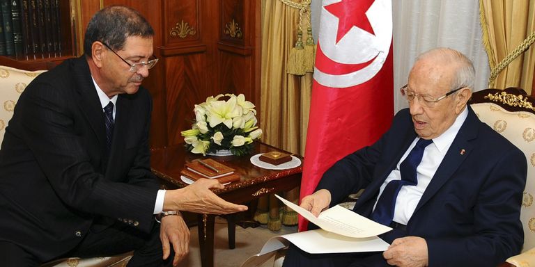 Tunisie: la liste du gouvernement d’union présentée au président
