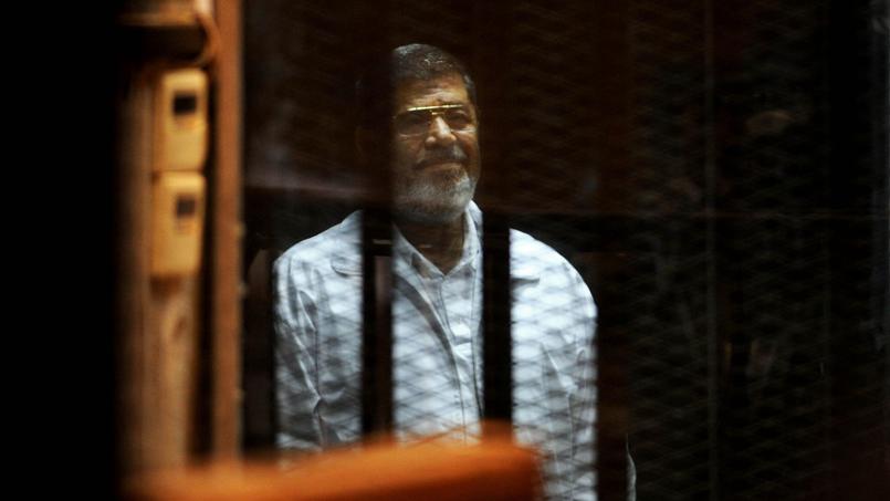 Egypte: Morsi échappe à la peine capitale dans un procès pour espionnage