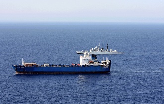 Des gardes-côtes libyens arraisonnent un pétrolier de contrebande
 
