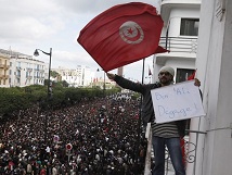 Des milliers de Tunisiens célèbrent le 5e anniversaire de la révolution