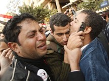 Des milliers d’Egyptiens euphoriques place Tahrir, au 1er jour sans Moubarak