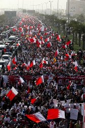 Bahreïn: des gaz contre des manifestants près du palais royal

