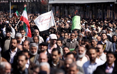 Iran: manifestation de soutien aux révoltes à Bahreïn, en Libye et au Yémen