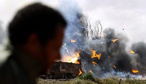 Libye: Ajdabiya tombée aux mains des rebelles, Sarkozy propose une initiative