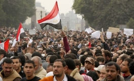 Des milliers d’Egyptiens manifestent à Tahrir pour 