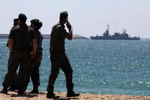 Flottille: un bateau en route vers Gaza, les militants protestent à Athènes