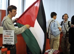 Israël: deux militantes de la cause palestinienne encore détenues jeudi