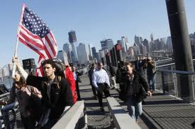 Des indignés d’Occupy Wall Street marchent vers Washington
