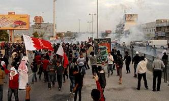 Manifestantes en Bahrein Marchan de Nuevo hacia la Plaza de la Perla