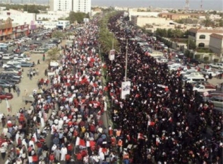 Manifestaci&oacuten Gigante en Bahrein: Respuesta a la Declaraci&oacuten del Rey