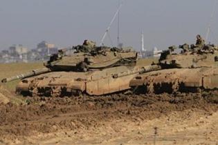 Tanques Israel&iacutees Invaden el Sur de Gaza