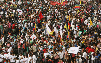 Miles de Colombianos Participan en la Marcha Nacional de los Indignados
