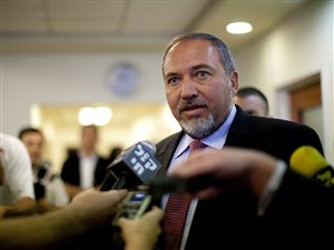 La Dimisi&oacuten de Lieberman se Hace Efectiva