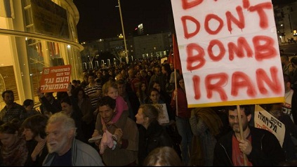 Israel&iacutees Protestan contra un Posible Ataque Militar contra Ir&aacuten