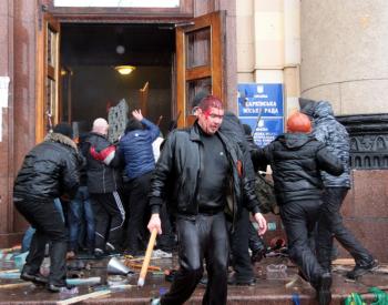 Activistas pro-rusos toman la iniciativa. Kiev se resigna a perder el Este