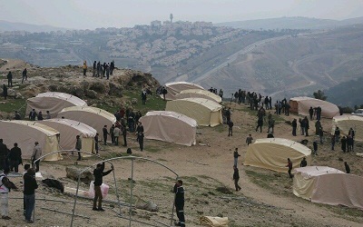 La Polic&iacutea Israelí Expulsa a los Palestinos del Campo de Bab al Shams