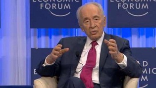 El criminal de guerra Shimon Peres galardonado en Davos