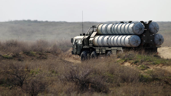 Rusia e Ir&aacuten discuten la entrega del sistema S-300