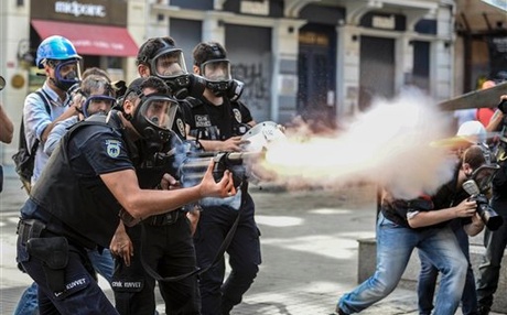 El Gobierno Turco Amenaza con Utilizar el Ejército contra los Manifestantes