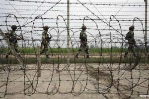 Tropas indias y pakistaníes intercambian disparos en Cachemira