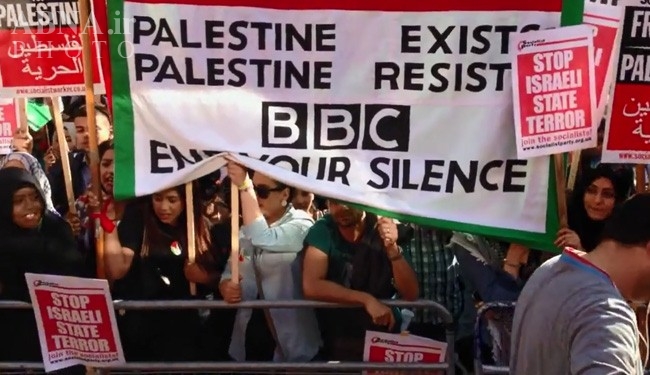 Miles de británicos se manifiestan contra la cobertura de la BBC sobre Gaza