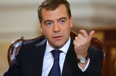 Medvedev: EEUU ya no insiste en la salida del poder de Assad