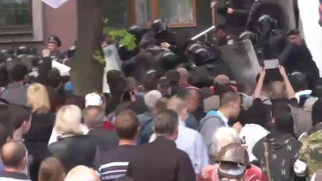 Miembros del Sector Derechista matan a 10 manifestantes en Slaviansk