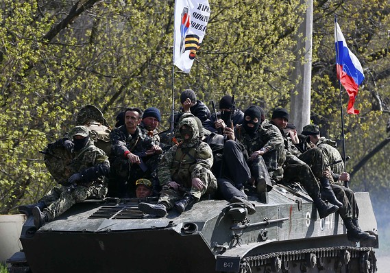 Tropas ucranianas cercan Slaviansk. Kiev eleva el tono contra Moscú