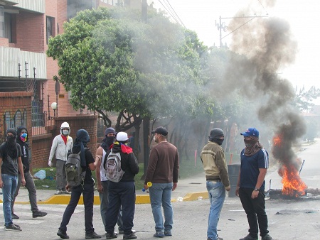 Grupo opositor ataca alcaldía venezolana