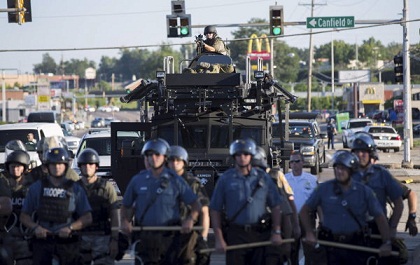 La Guardia Nacional se despliega en Ferguson. Policías matan a otro joven