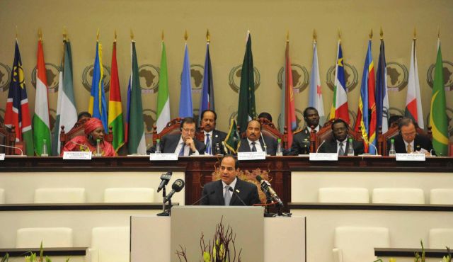 Sisi abandona cumbre de la Unión Africana tras los atentados del Sinaí