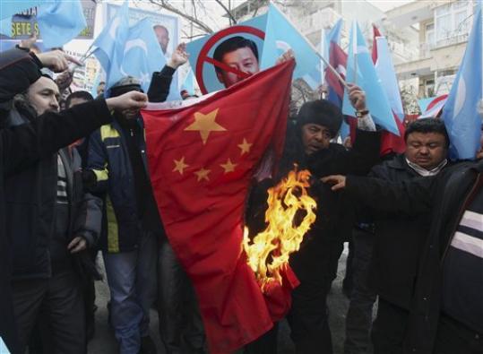 China acusa a Turquía de apoyar a terroristas uigures
