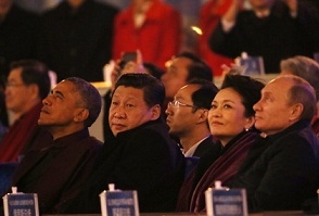 “El eje Moscú-Pekín-BRICS ha acabado con la hegemonía de EEUU”
