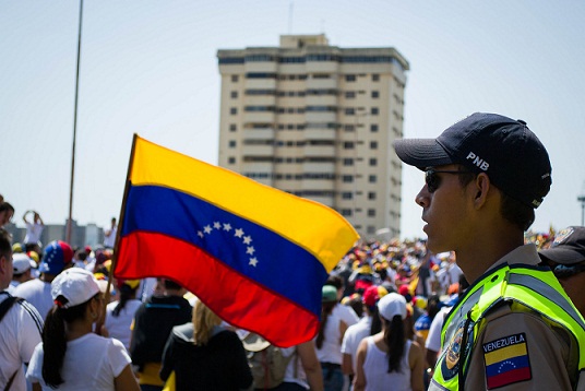 Venezuela: Fuerzas de la derecha quieren eliminar leyes de protección social