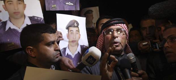 ¿Derribó una piloto de EAU al piloto jordano asesinado por el EI?