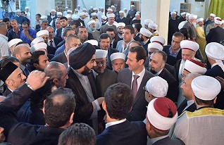 Assad asiste a celebración de la fiesta del Eid al Fitr en mezquita de Damasco