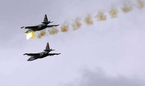 Aviones rusos destruyen campo de entrenamiento dirigido por turcos en Idleb