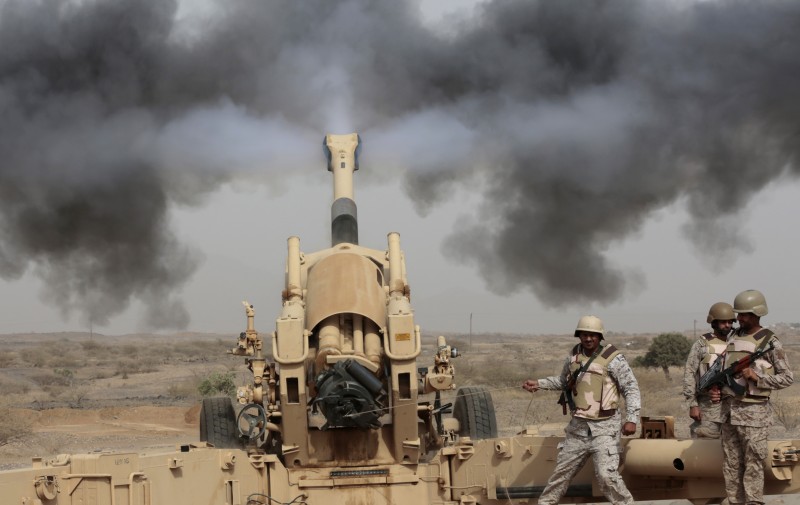 Amplios ataques yemeníes contra bases saudíes
