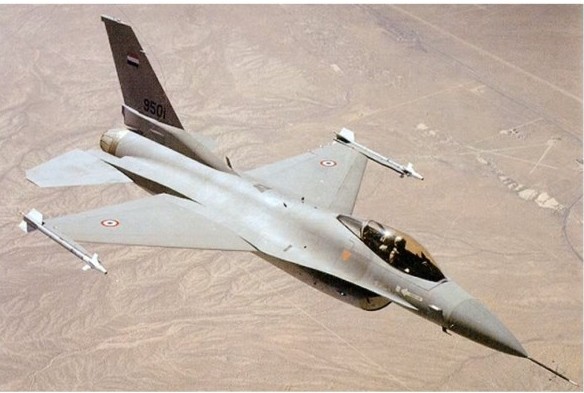 Egipto mata a 20 terroristas del EI en ataque aéreo en el Sinaí